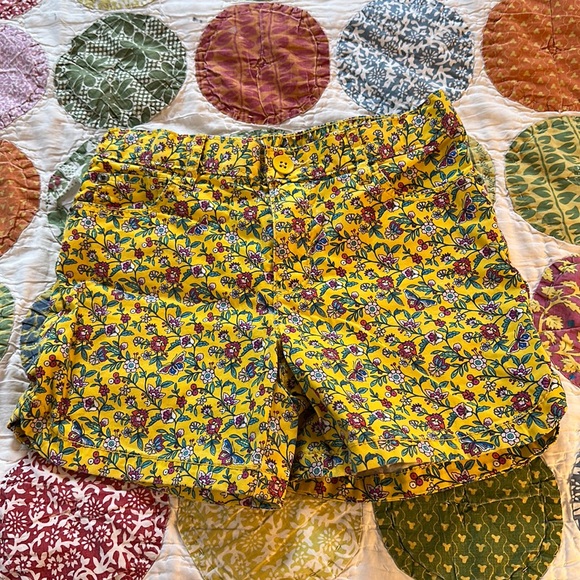 Yellow Flowered Gap Kids Shorts size 12 - Picture 1 of 3
